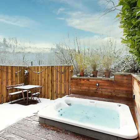 Le De L'ours, Jacuzzi And Private Sauna シャレー *