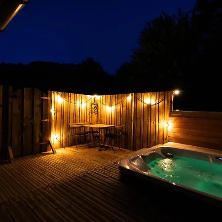 シャレー Le De L'ours, Jacuzzi And Private Sauna *