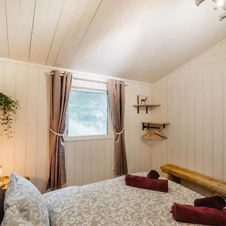 Le De L'ours, Jacuzzi And Private Sauna シャレー